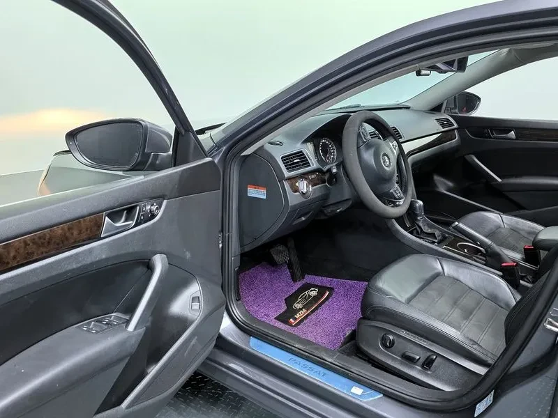 VW Passat 2.0 TDI, снимка 11 - Автомобили и джипове - 54298609