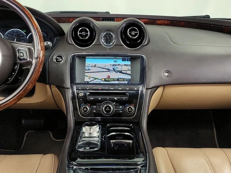 Jaguar Xj 3.0 Automatic, снимка 14 - Автомобили и джипове - 55926414