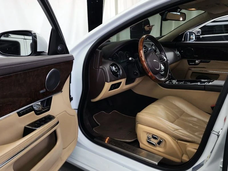 Jaguar Xj 3.0 Automatic, снимка 10 - Автомобили и джипове - 55926414