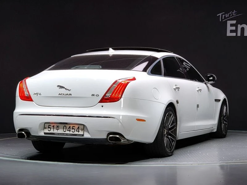 Jaguar Xj 3.0 Automatic, снимка 2 - Автомобили и джипове - 55926414
