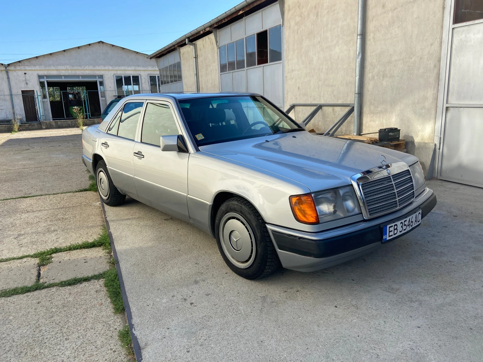 Mercedes-Benz 124 260E, снимка 1