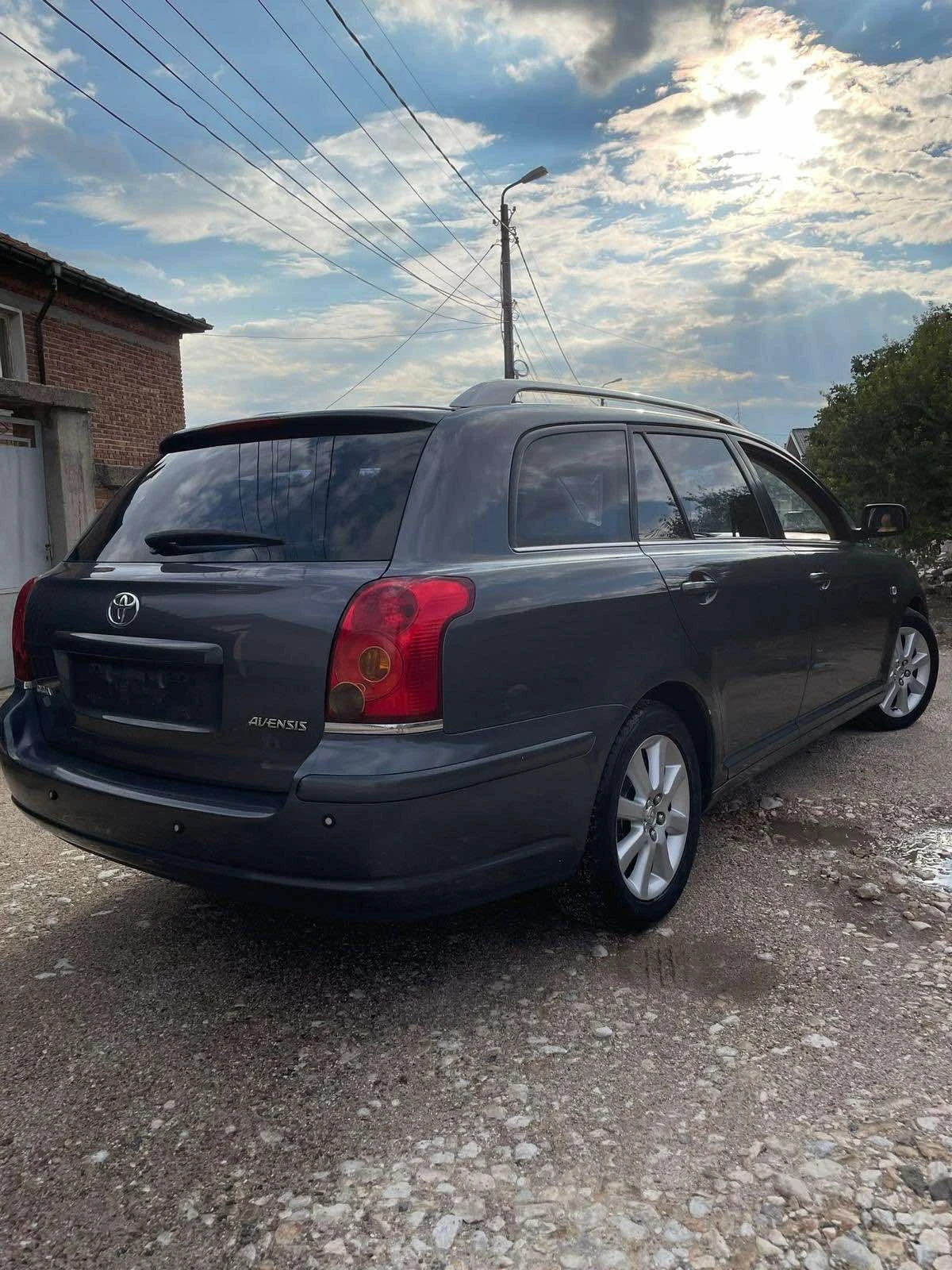 Toyota Avensis 1.8 VVTI АВТОМАТИК - изображение 3
