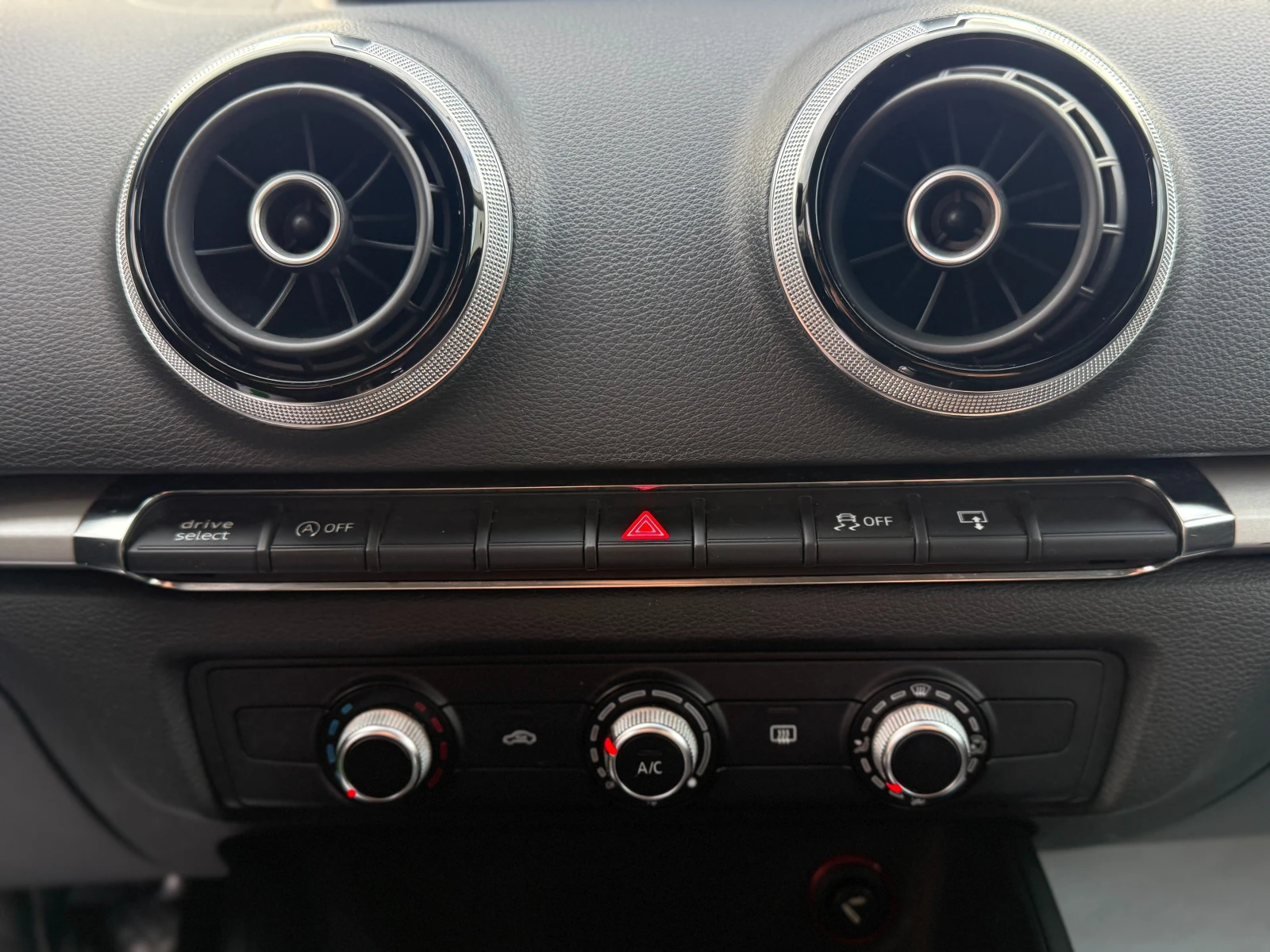 Audi A3 6  /1.6TDI 105.. S Line/ | Mobile.bg   13