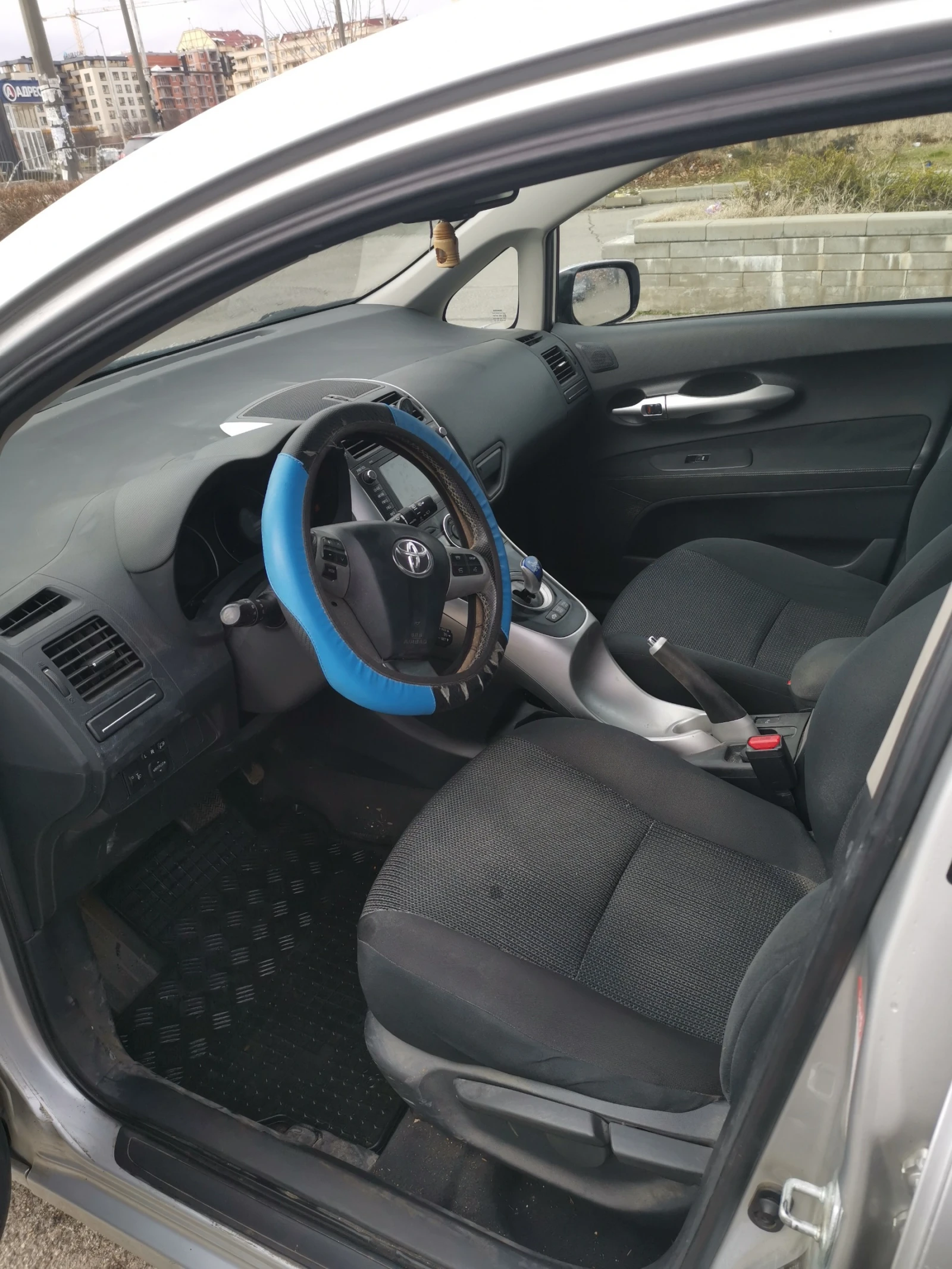 Toyota Auris  - изображение 8