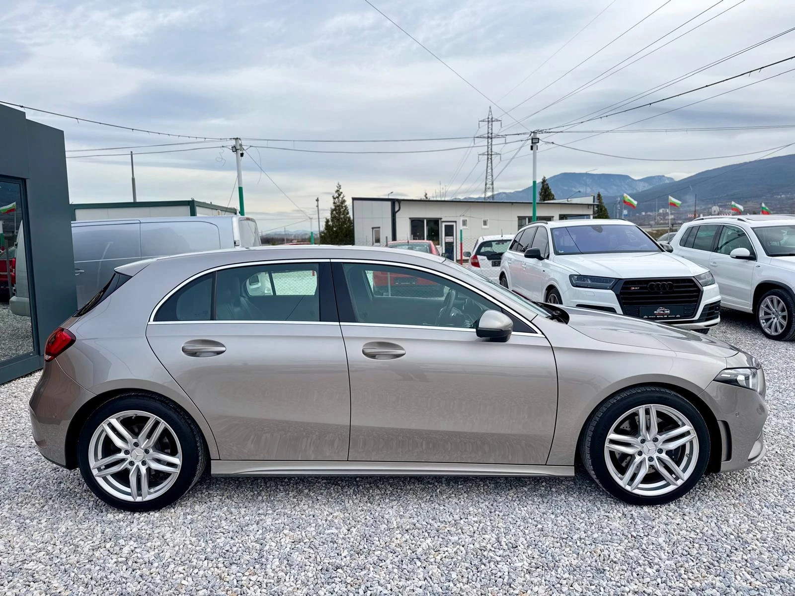 Mercedes-Benz A 220 ::4 MATIC::AMG line::1 собственик - изображение 4