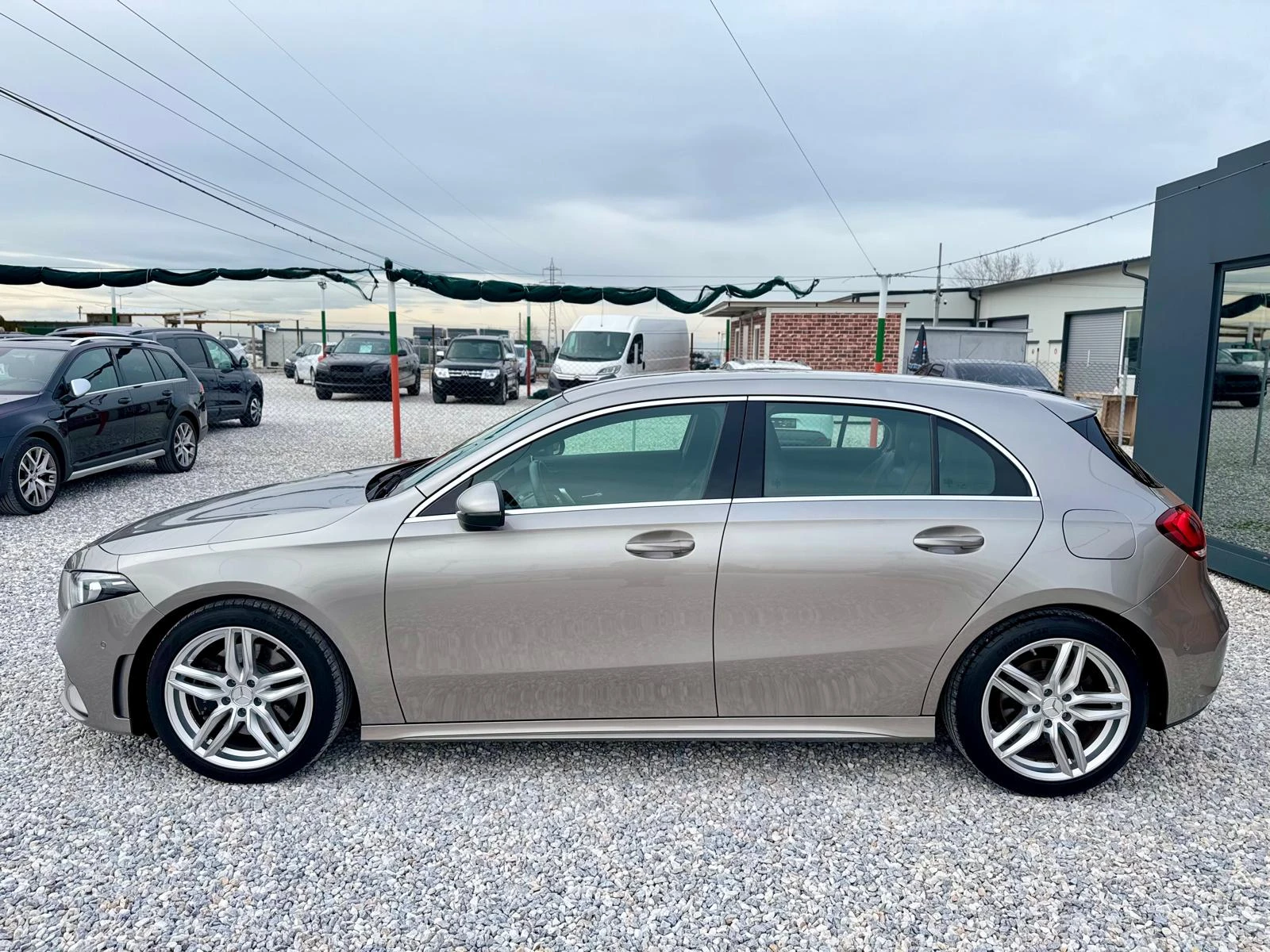 Mercedes-Benz A 220 ::4 MATIC::AMG line::1 собственик - изображение 5