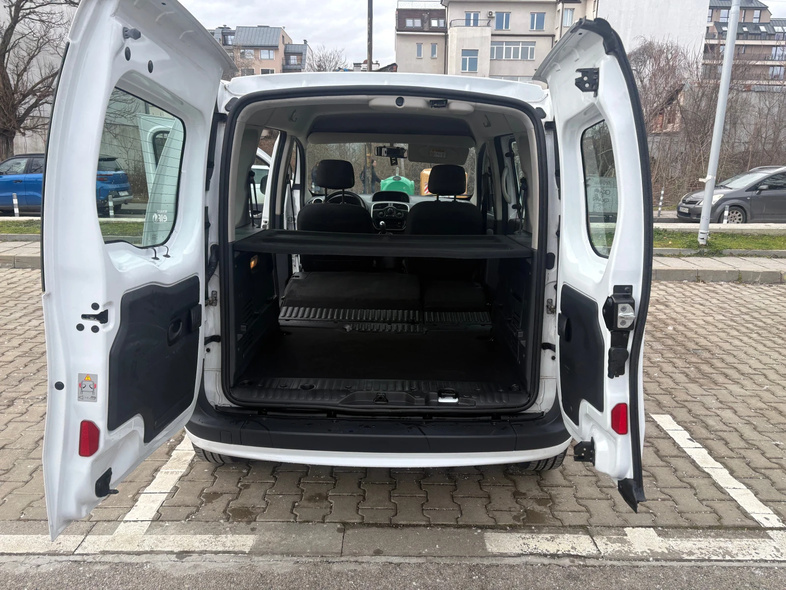 Renault Kangoo Passenger, снимка 7 - Автомобили и джипове - 53609723