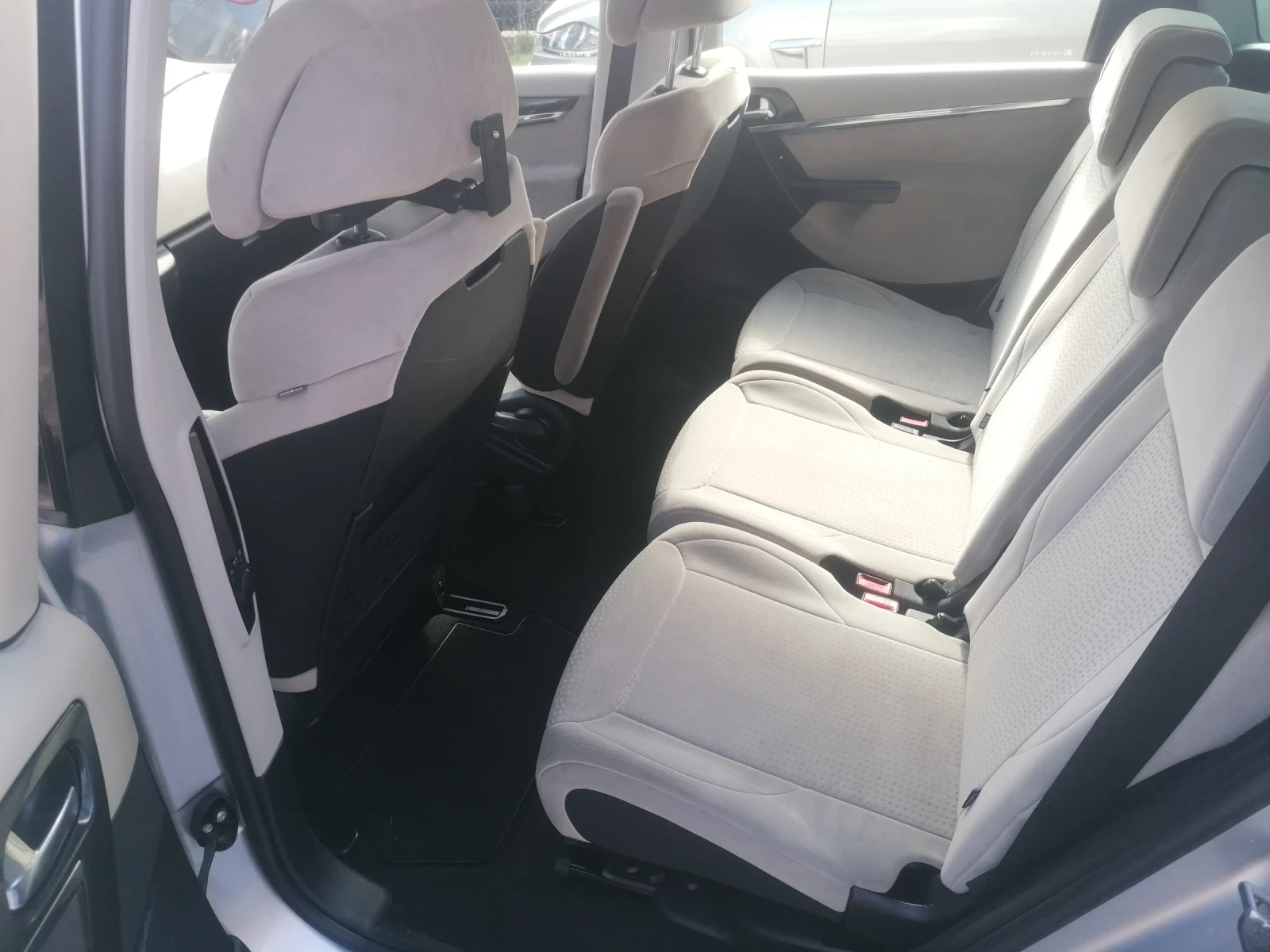 Citroen C4 Picasso 2.0 HDI 136 к.с. Автоматик, снимка 14 - Автомобили и джипове - 53722980