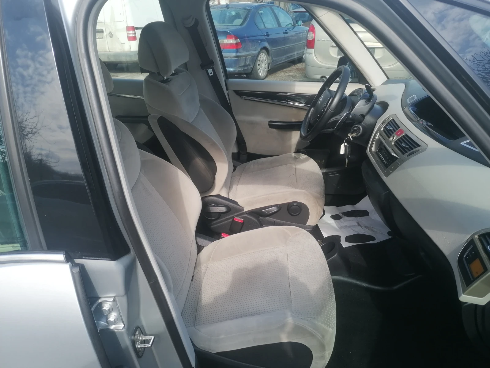 Citroen C4 Picasso 2.0 HDI 136 к.с. Автоматик, снимка 13 - Автомобили и джипове - 53722980