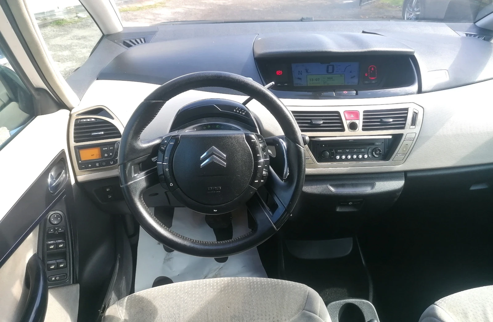 Citroen C4 Picasso 2.0 HDI 136 к.с. Автоматик, снимка 10 - Автомобили и джипове - 53722980
