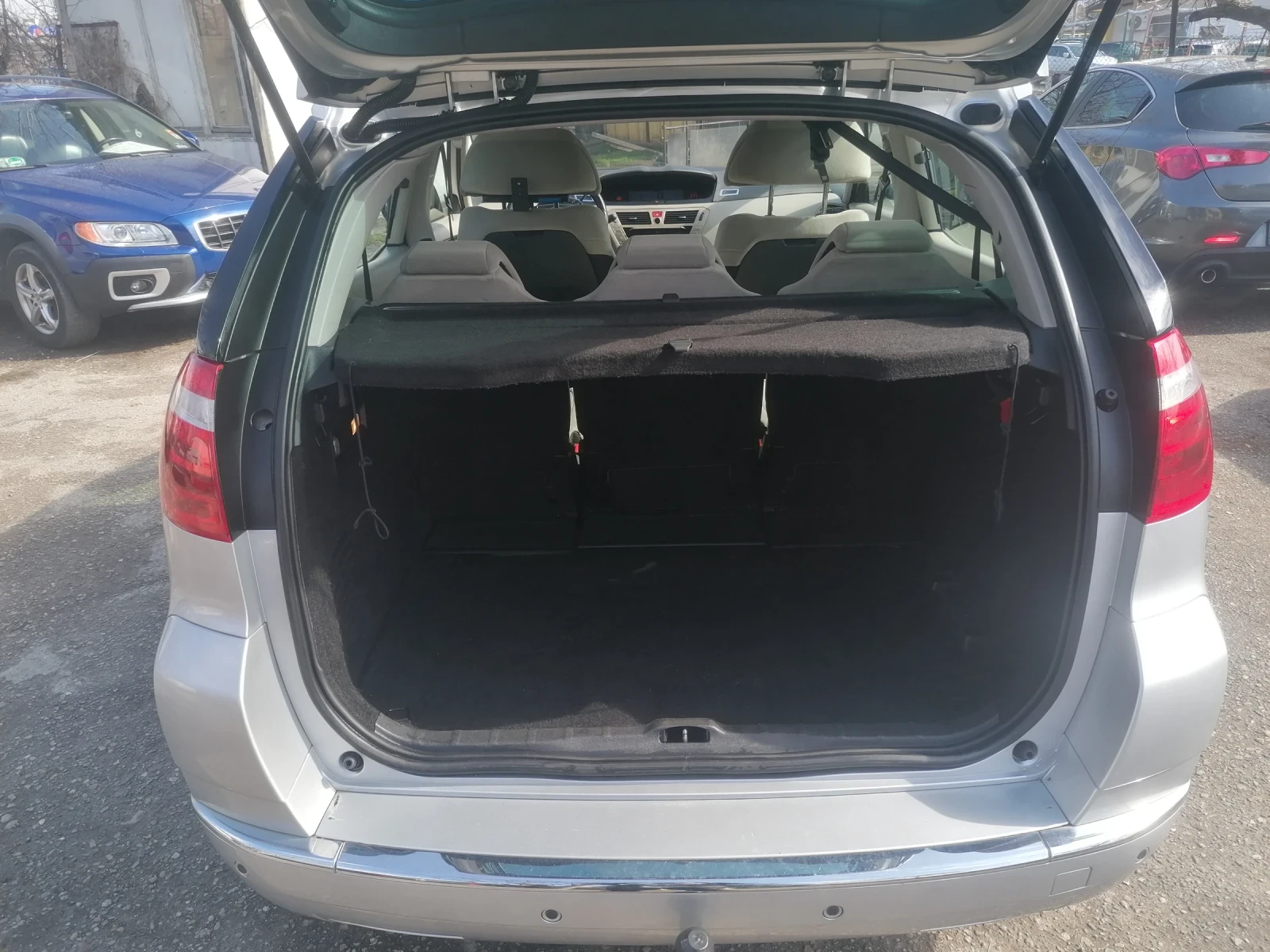 Citroen C4 Picasso 2.0 HDI 136 к.с. Автоматик, снимка 15 - Автомобили и джипове - 53722980