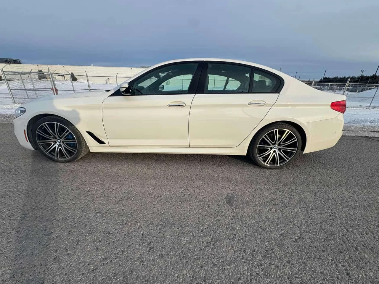 BMW 540 * 540i xDrive * CARFAX * ЦЕНА ДО БГ, снимка 4 - Автомобили и джипове - 53903484
