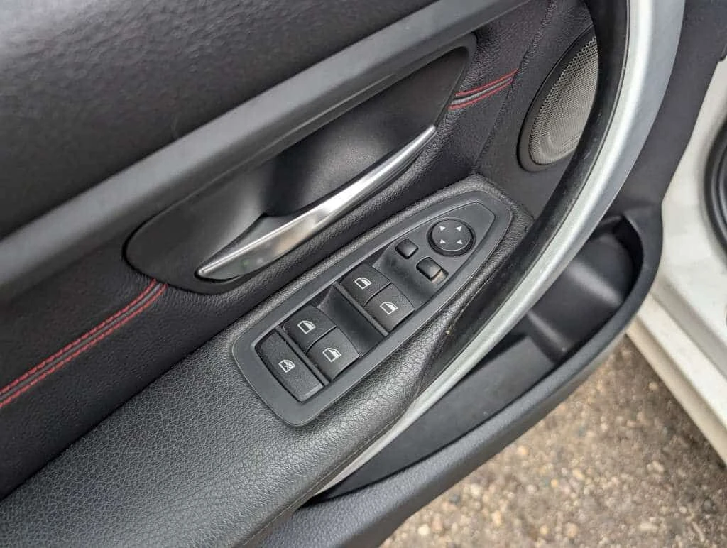 BMW 335 * xDrive * CARFAX * ���� �� �� | Mobile.bg � ����������� 16