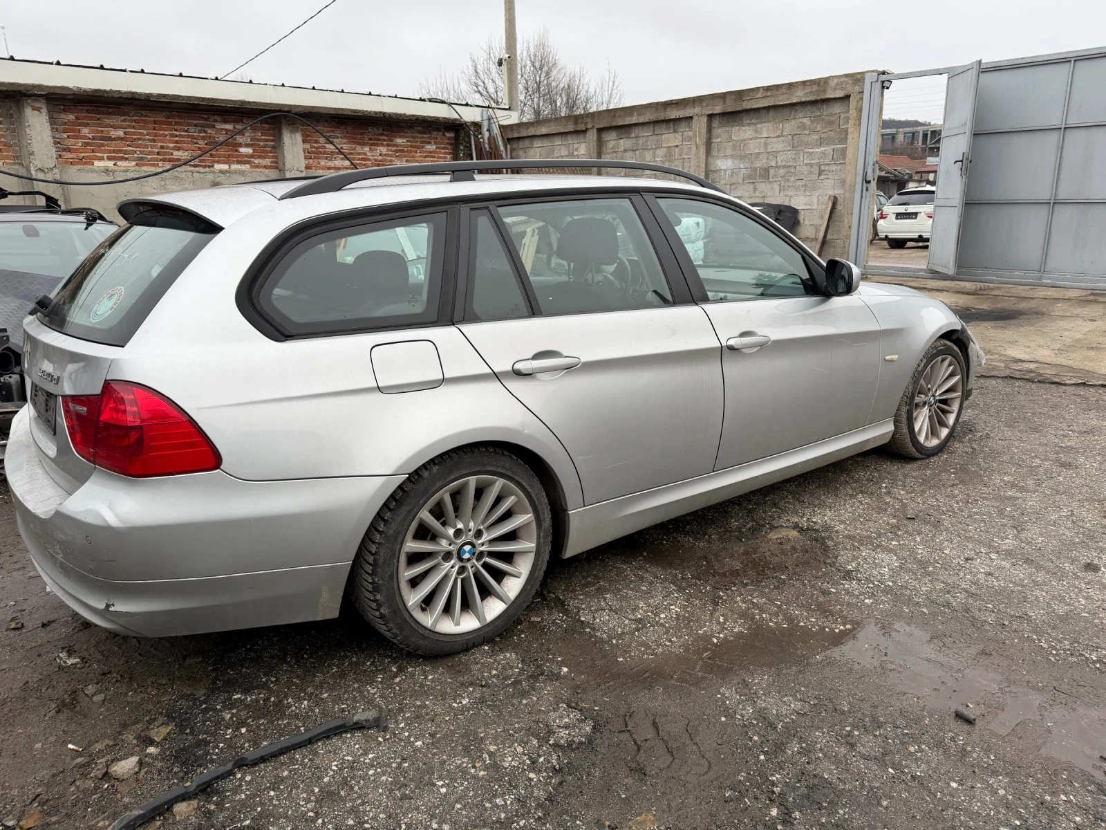 BMW 320 177 кс, снимка 5 - Автомобили и джипове - 54049366