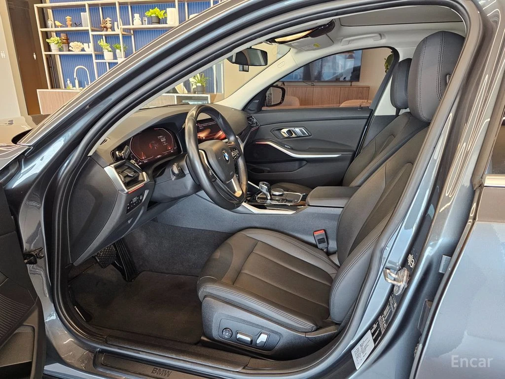 BMW 320 DIGITAL* ПАМЕТ* ПОДГРЕВ* КАМЕРА* ПАНОРАМА* , снимка 9 - Автомобили и джипове - 54370189