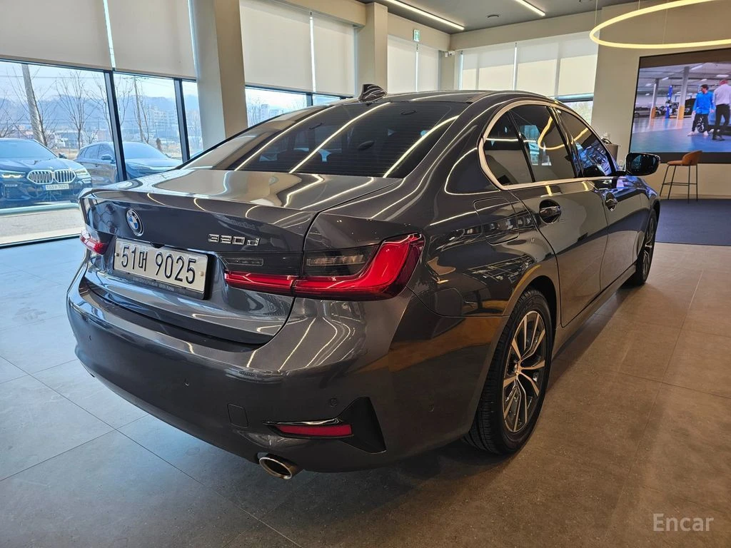 BMW 320 DIGITAL* ПАМЕТ* ПОДГРЕВ* КАМЕРА* ПАНОРАМА* , снимка 4 - Автомобили и джипове - 54370189