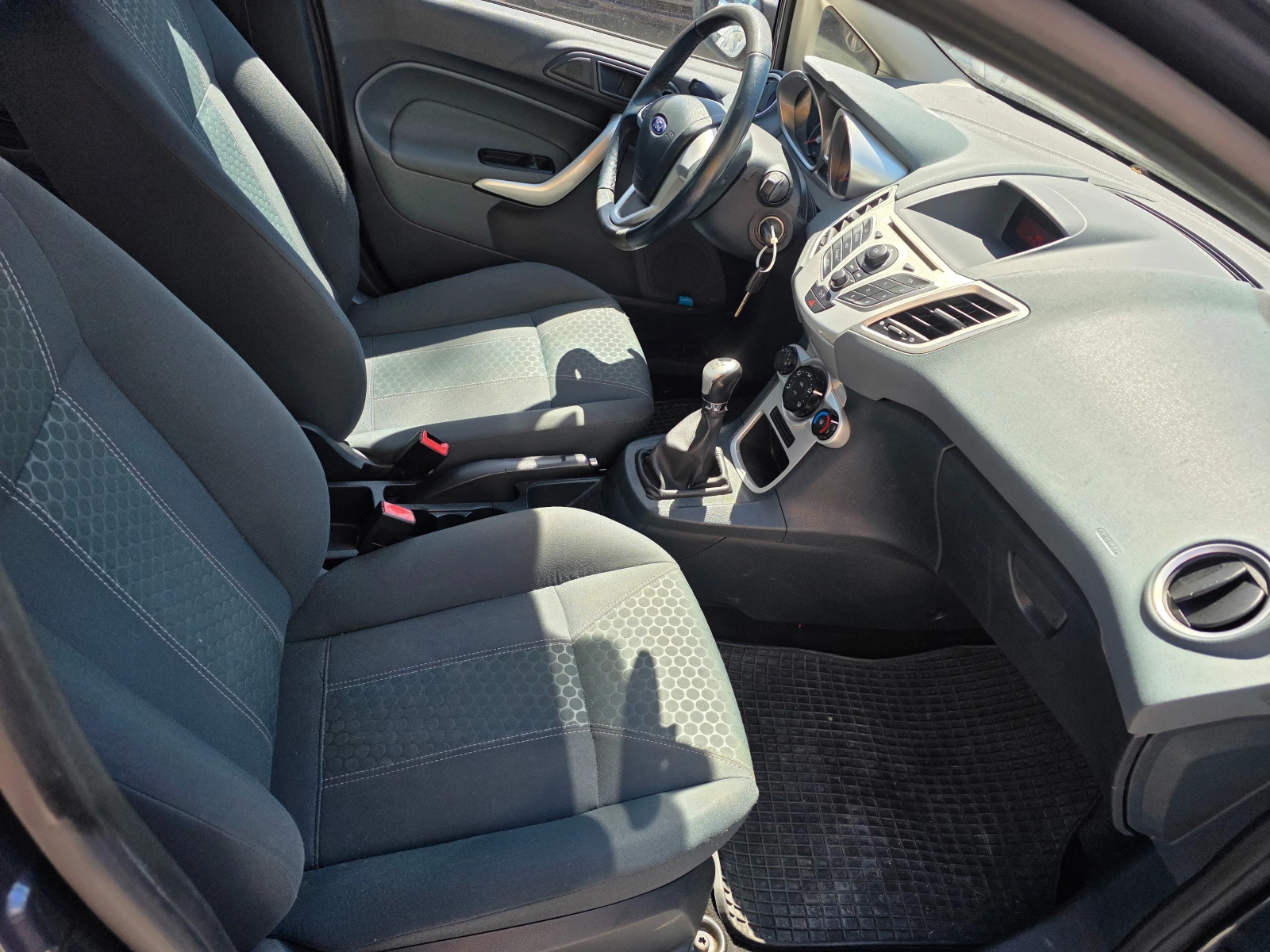 Ford Fiesta 1.25, снимка 9 - Автомобили и джипове - 54518676