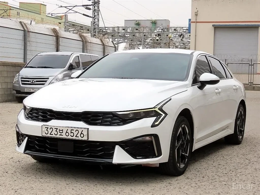 Kia K5 2.0 Prestige* Back cam* Обдухване* Подгрев* Keyles