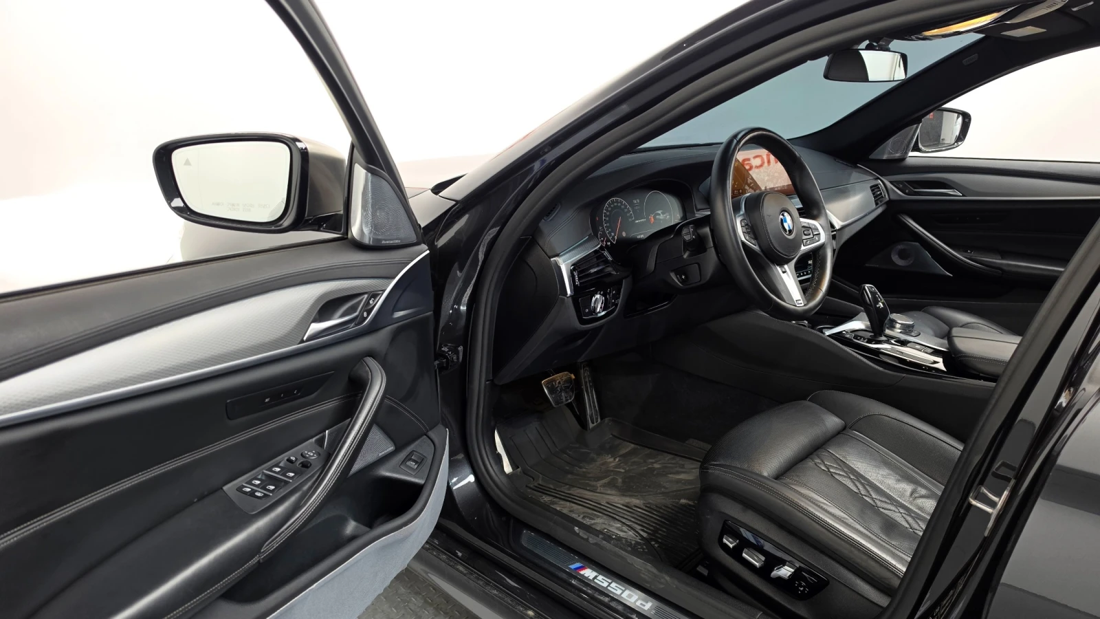 BMW 550 M550d xDrive | Подгрев| Обдухване| Soft close| , снимка 9 - Автомобили и джипове - 55629846