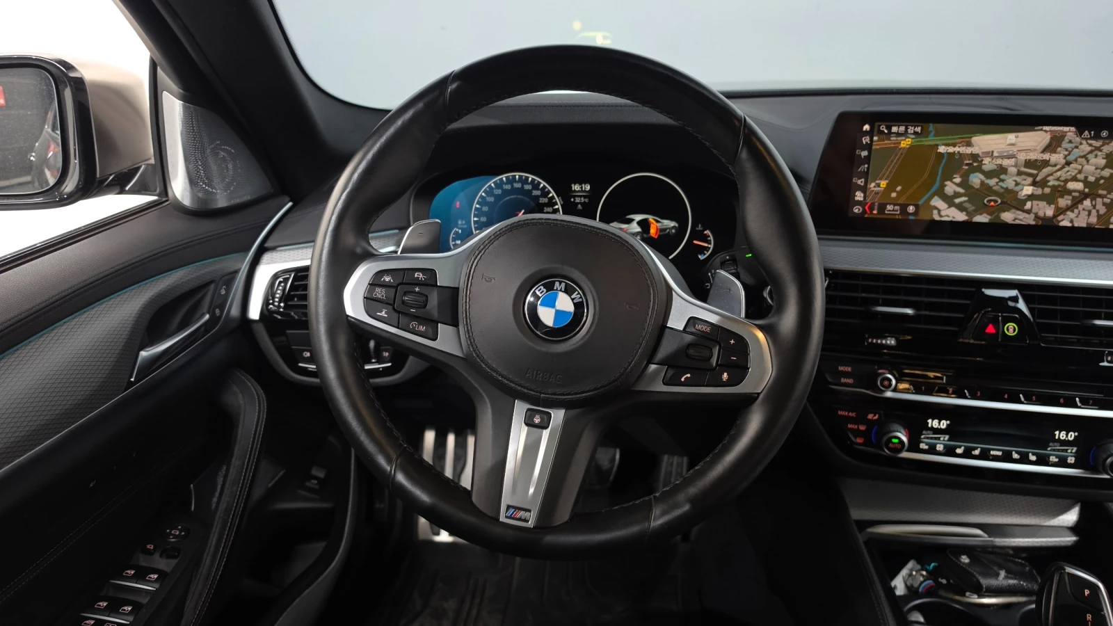 BMW 550 M550d xDrive | Подгрев| Обдухване| Soft close| , снимка 12 - Автомобили и джипове - 55629846