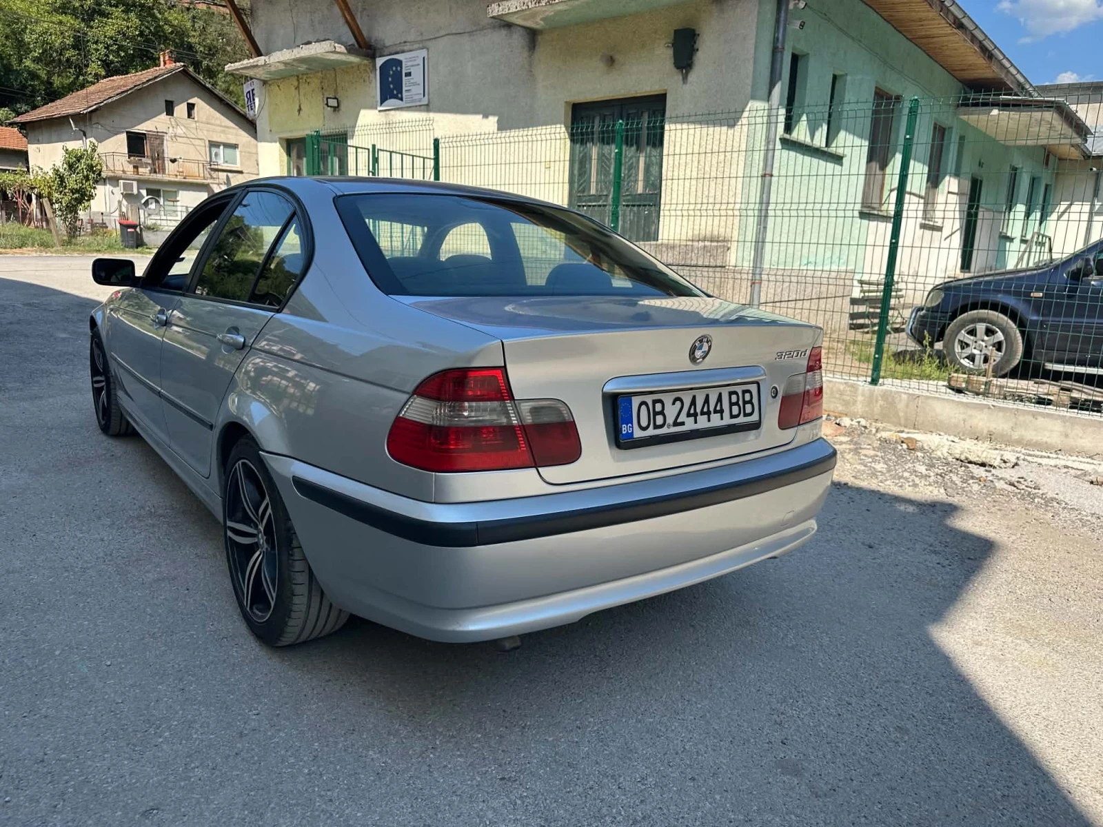 BMW 320, снимка 2 - Автомобили и джипове - 55982301