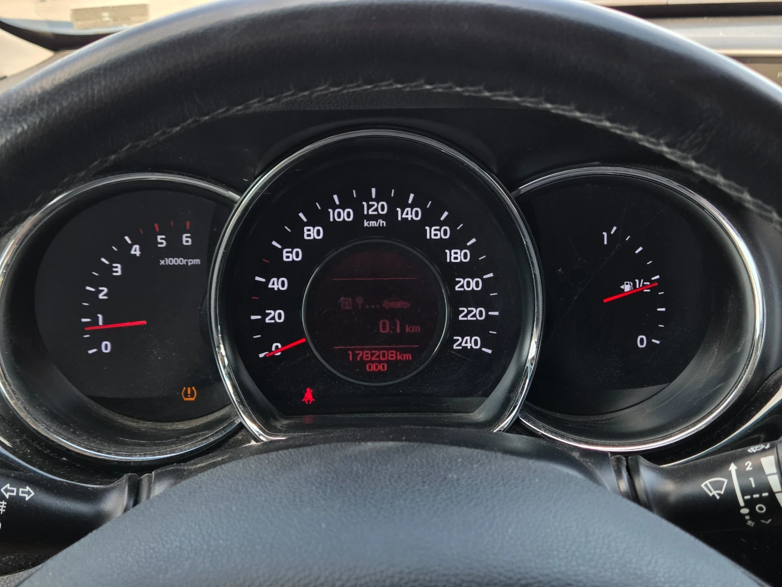Kia Ceed CRDi HIGH TECH лизинг без първоначална вноска , снимка 9 - Автомобили и джипове - 56172788