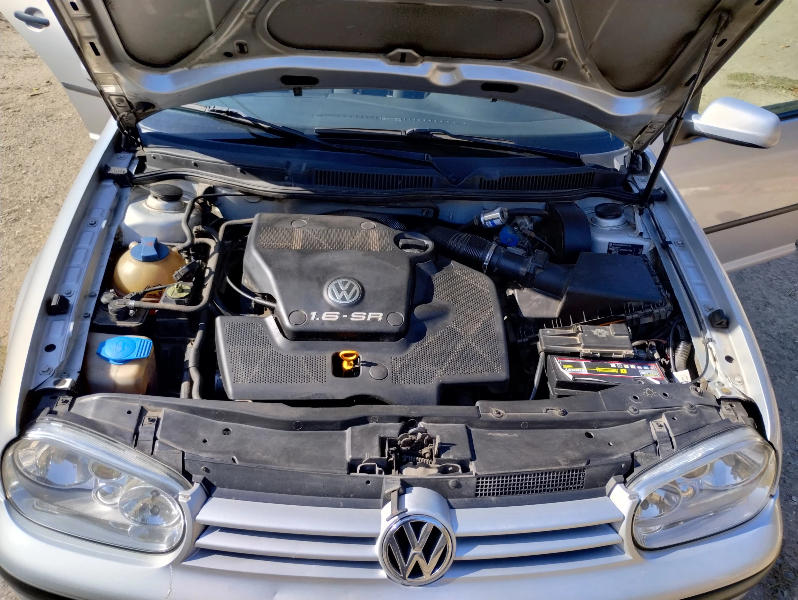 VW Golf 1.6 бензин/газ, снимка 7 - Автомобили и джипове - 56601209