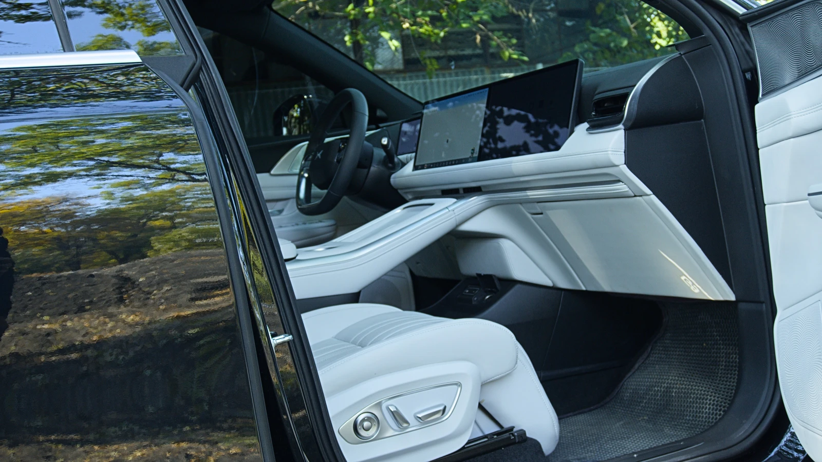 Xpeng G9 650 Performance Max, снимка 11 - Автомобили и джипове - 56634737