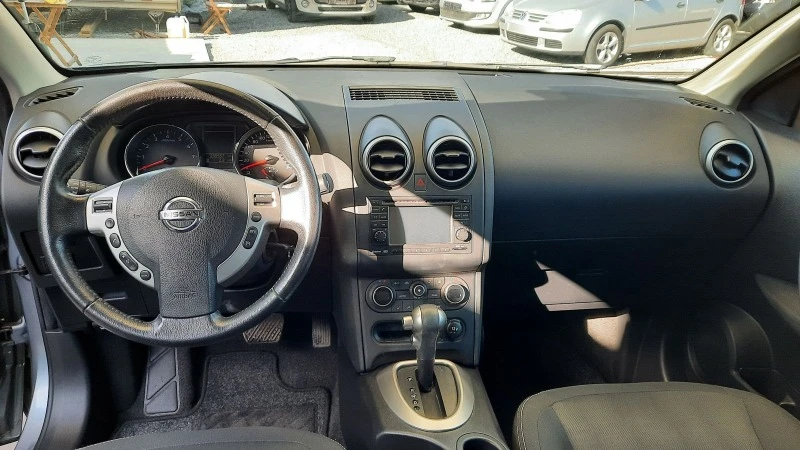 Nissan Qashqai 1.6i 117кс, снимка 7 - Автомобили и джипове - 42790921