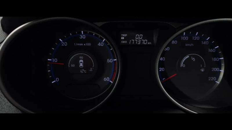 Hyundai IX35 1.7 CRDi XPossible 2WD, снимка 10 - Автомобили и джипове - 52195497