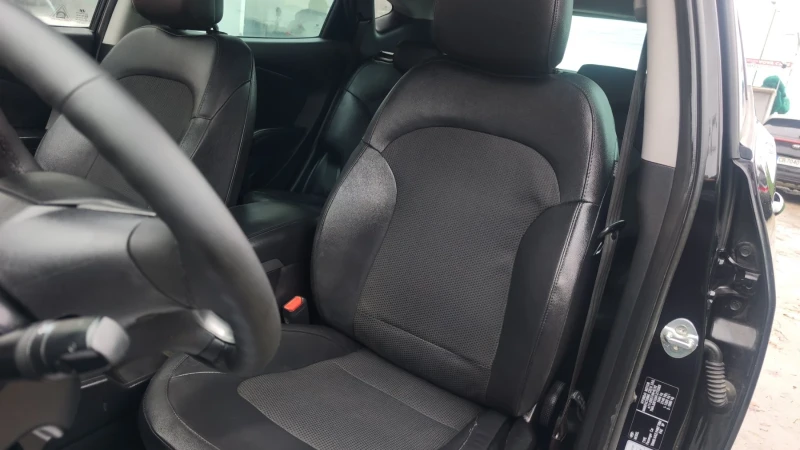 Hyundai IX35 1.7 CRDi XPossible 2WD, снимка 6 - Автомобили и джипове - 52195497