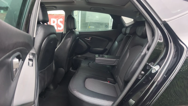 Hyundai IX35 1.7 CRDi XPossible 2WD, снимка 12 - Автомобили и джипове - 52195497