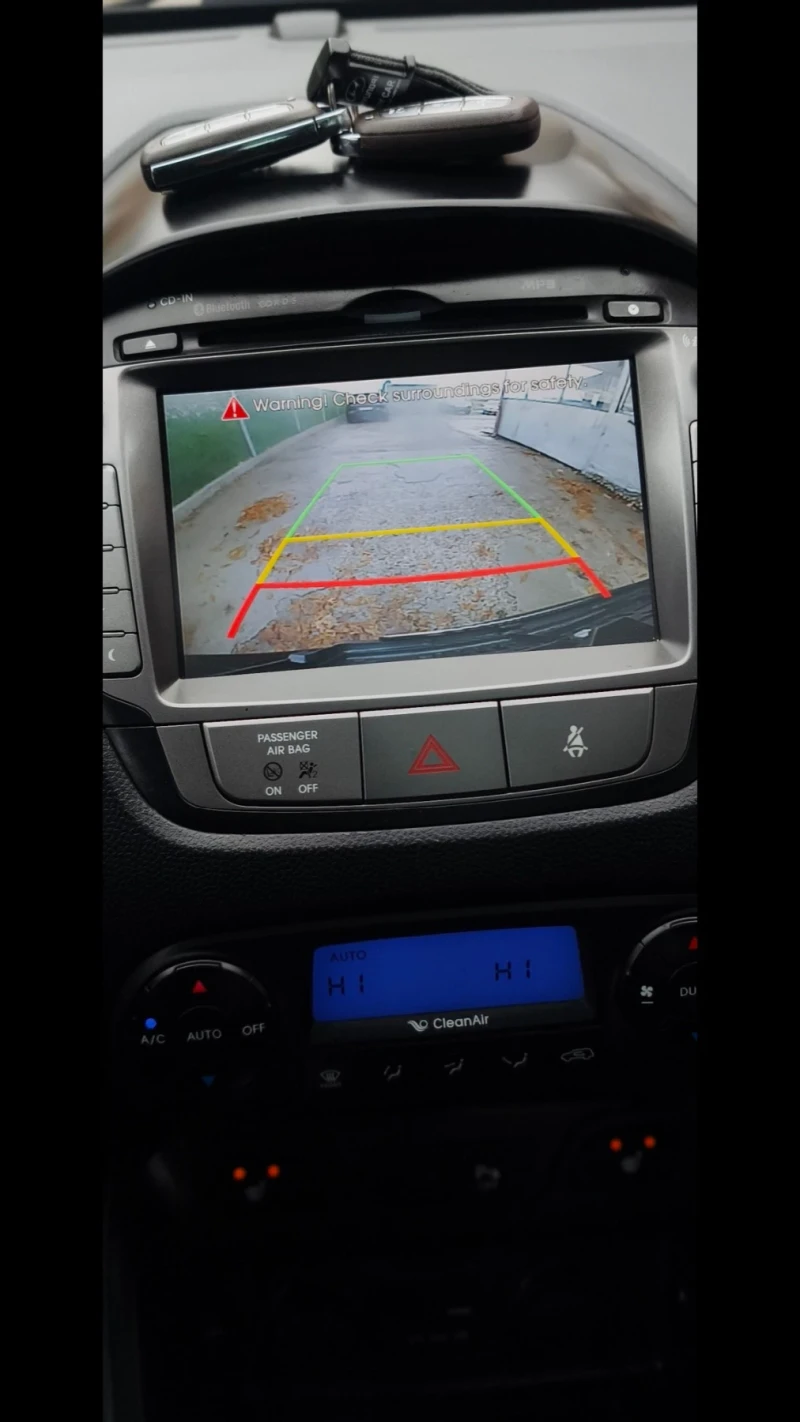 Hyundai IX35 1.7 CRDi XPossible 2WD, снимка 9 - Автомобили и джипове - 52195497