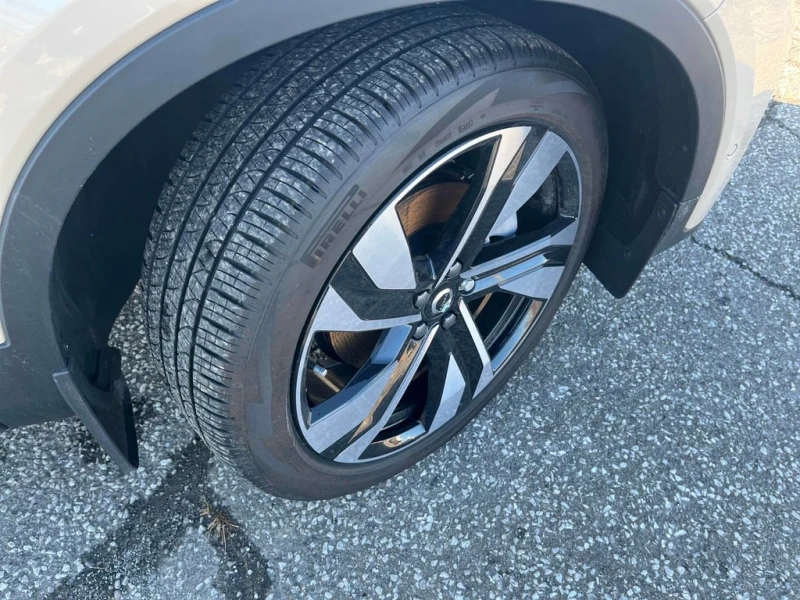 Volvo XC40 * Ultra Dark Theme * CARFAX * БЕЗ ПЪРВОНАЧАЛНА ВНО, снимка 7 - Автомобили и джипове - 53062902