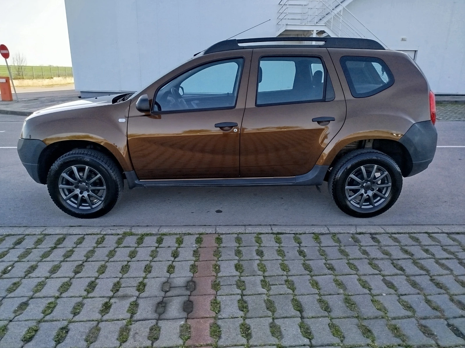 Dacia Duster 1.6-105кс.Евро-5 - изображение 3