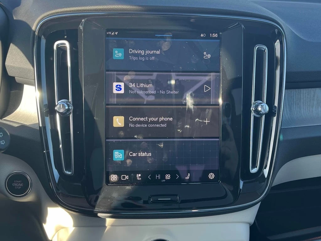 Volvo XC40 * Ultra Dark Theme * CARFAX * БЕЗ ПЪРВОНАЧАЛНА ВНО - изображение 9