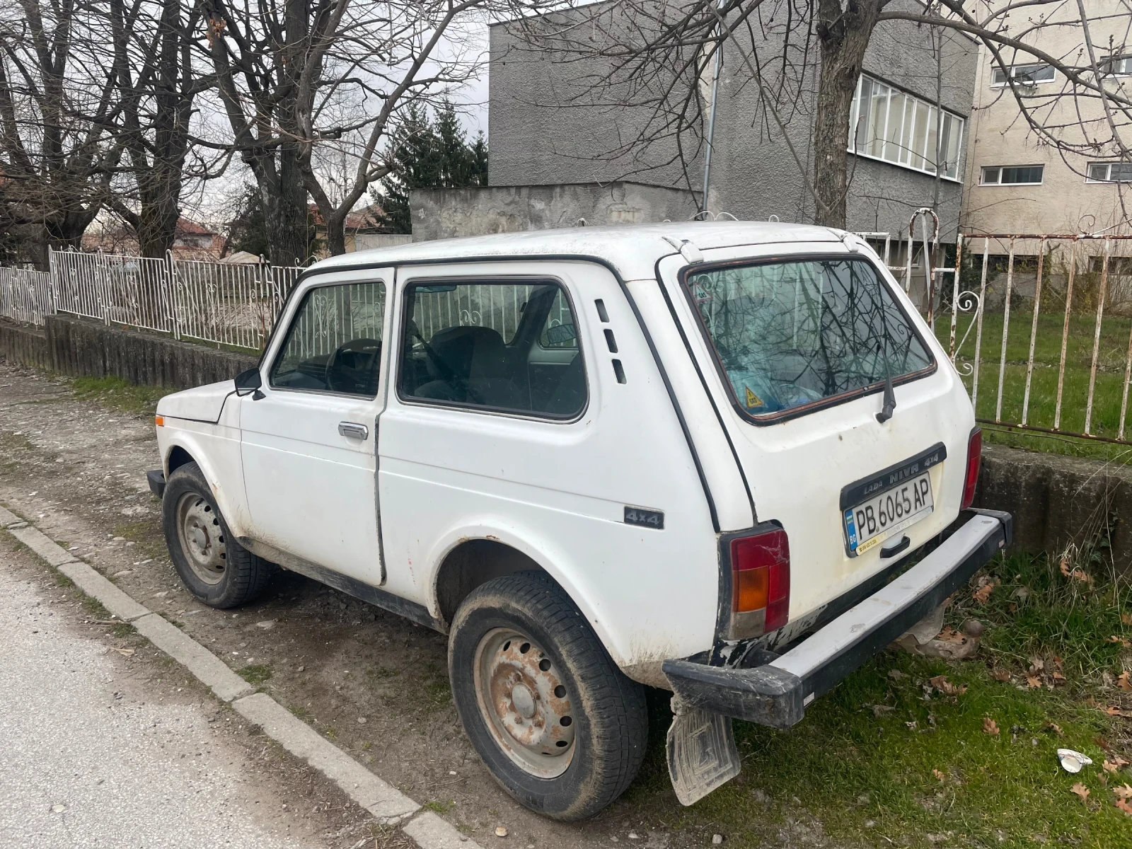 Lada Niva 1.7 инжекция, снимка 2 - Автомобили и джипове - 53913765