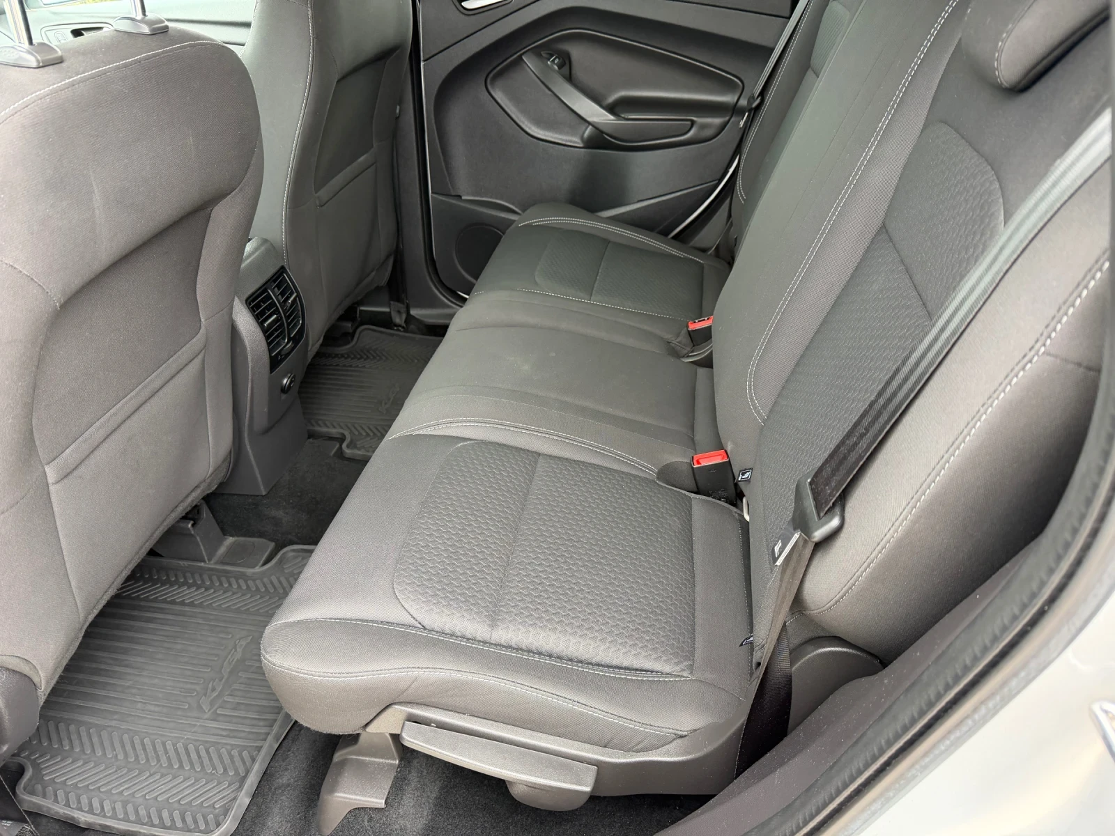 Ford Kuga 1.5 cdti автоматик, снимка 8 - Автомобили и джипове - 54268966