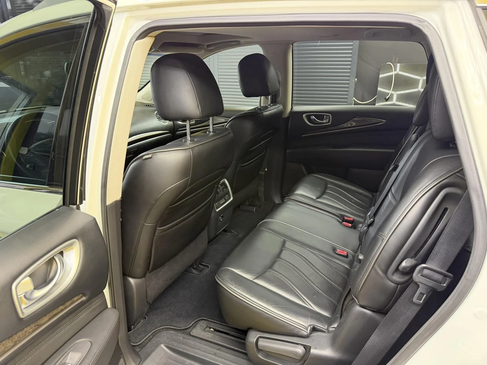 Infiniti QX60, снимка 8 - Автомобили и джипове - 54787468
