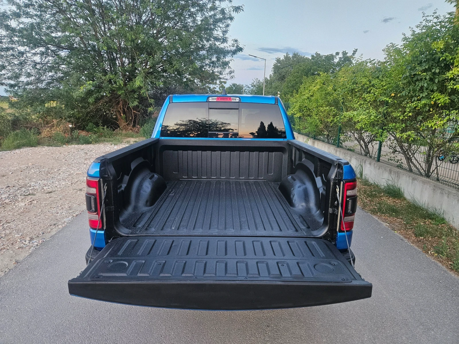 Dodge RAM 1500 2022 RAM 1500 REBEL 5.7 HEMI 4x4, снимка 9 - Автомобили и джипове - 55306511