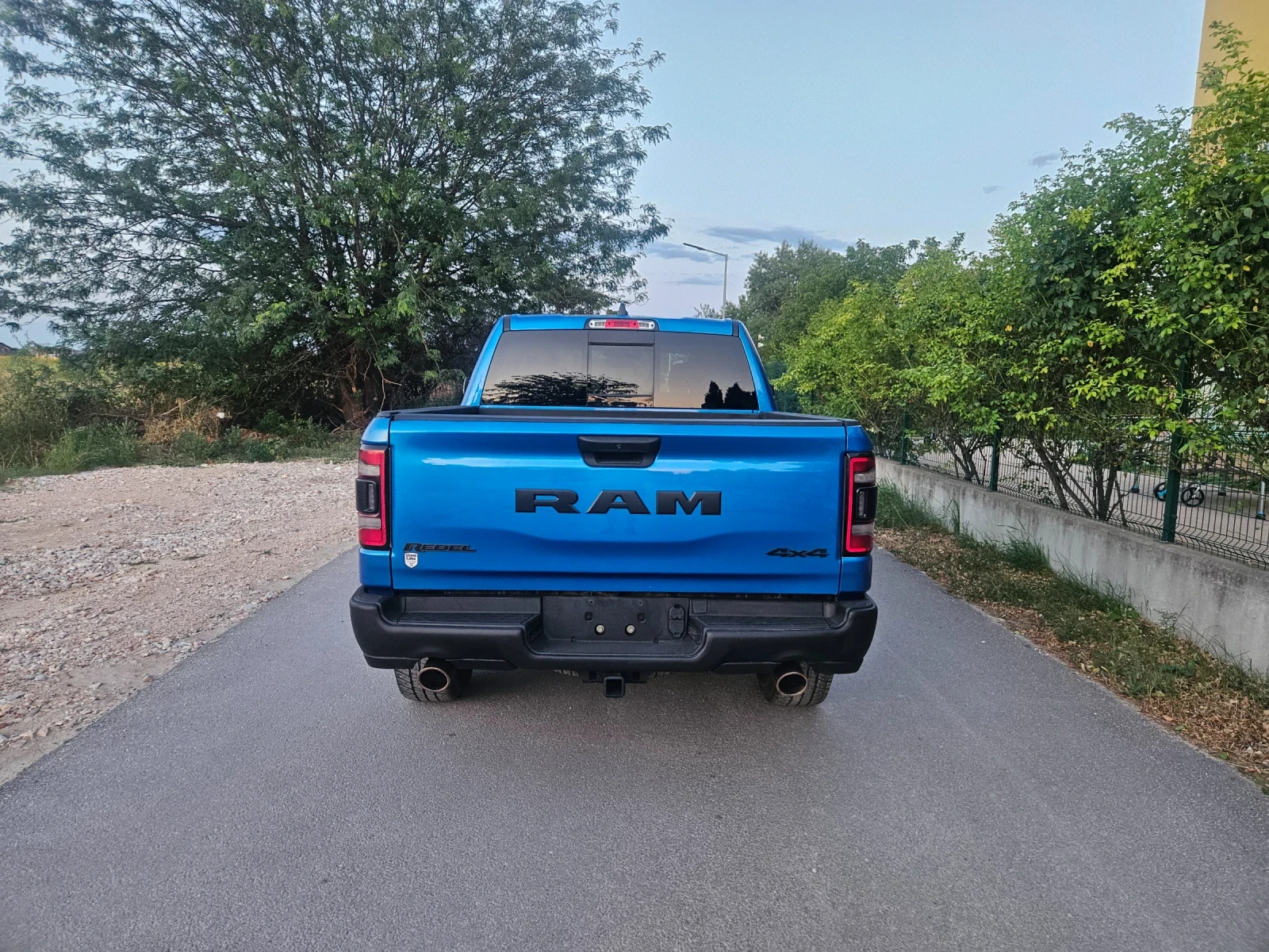 Dodge RAM 1500 2022 RAM 1500 REBEL 5.7 HEMI 4x4, снимка 4 - Автомобили и джипове - 55306511