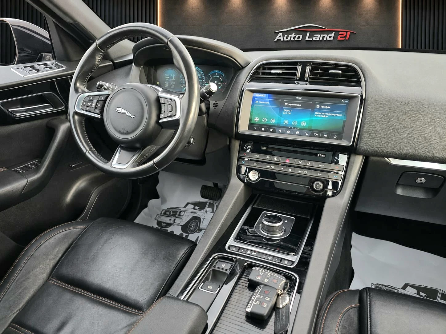 Jaguar F-PACE 2.5d* 240кс* DIGITAL* AWD* ADVANTAGE* 96000км, снимка 14 - Автомобили и джипове - 55617079
