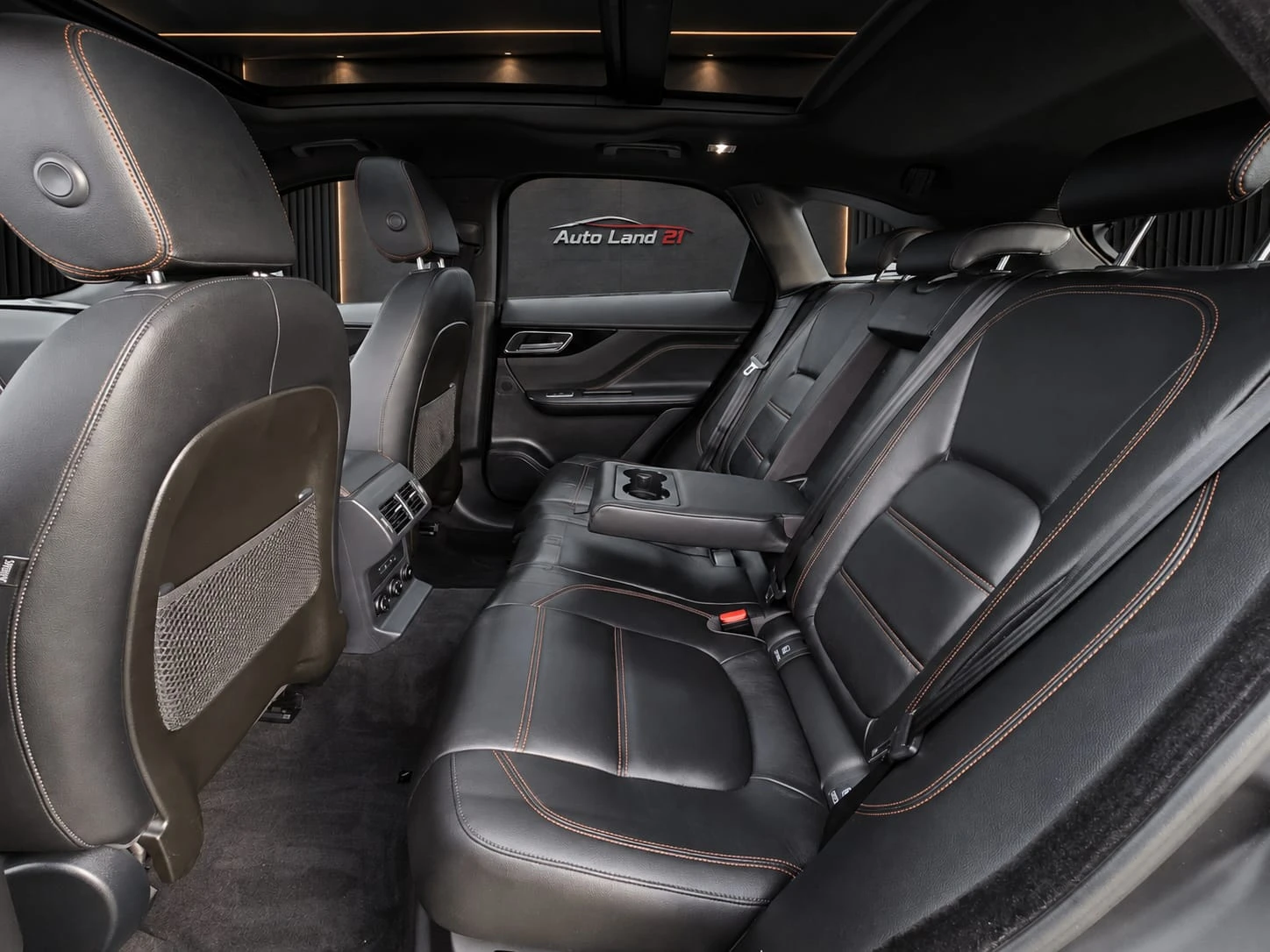 Jaguar F-PACE 2.5d* 240кс* DIGITAL* AWD* ADVANTAGE* 96000км, снимка 9 - Автомобили и джипове - 55617079