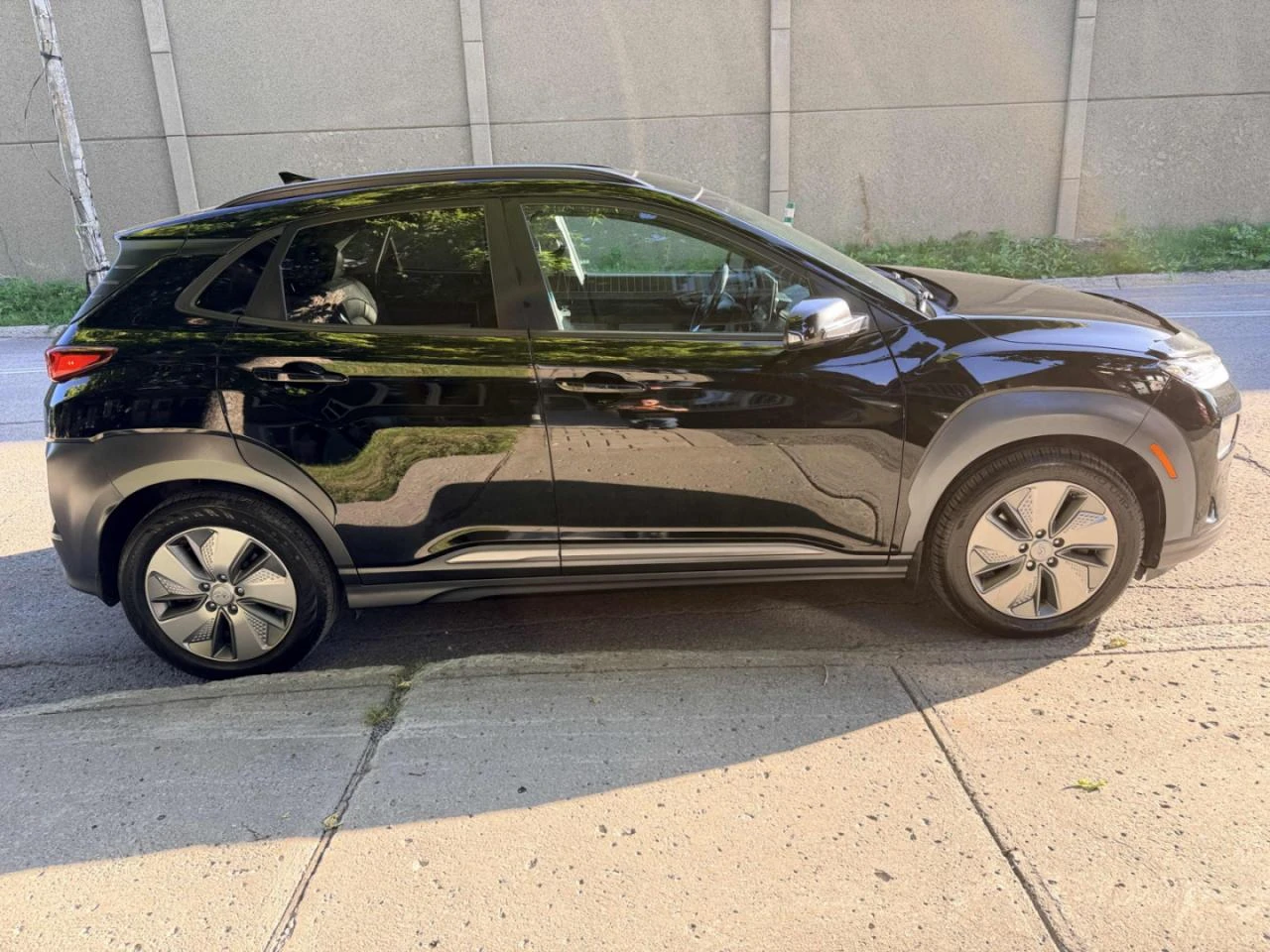 Hyundai Kona Ultimate* Distr* Обдух* Камера, снимка 4 - Автомобили и джипове - 55924010