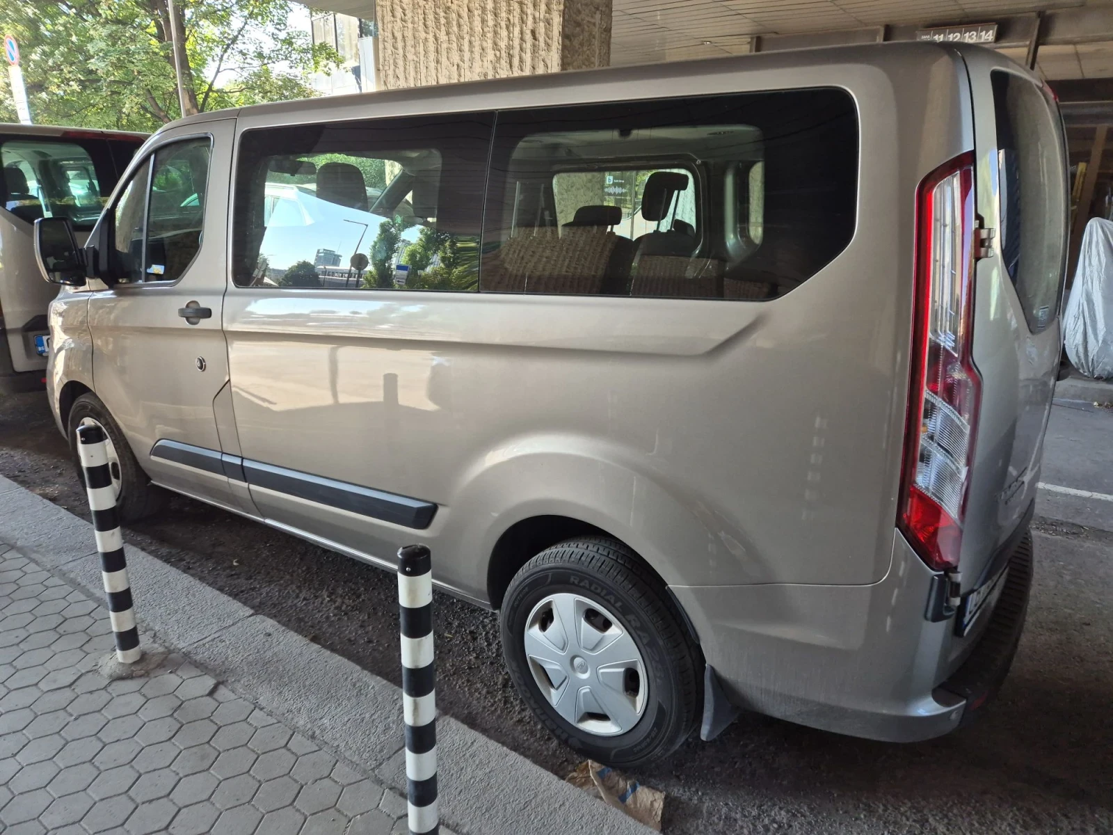 Ford Transit Custom 1995 кубика, пътнически, снимка 2 - Бусове и автобуси - 55569552
