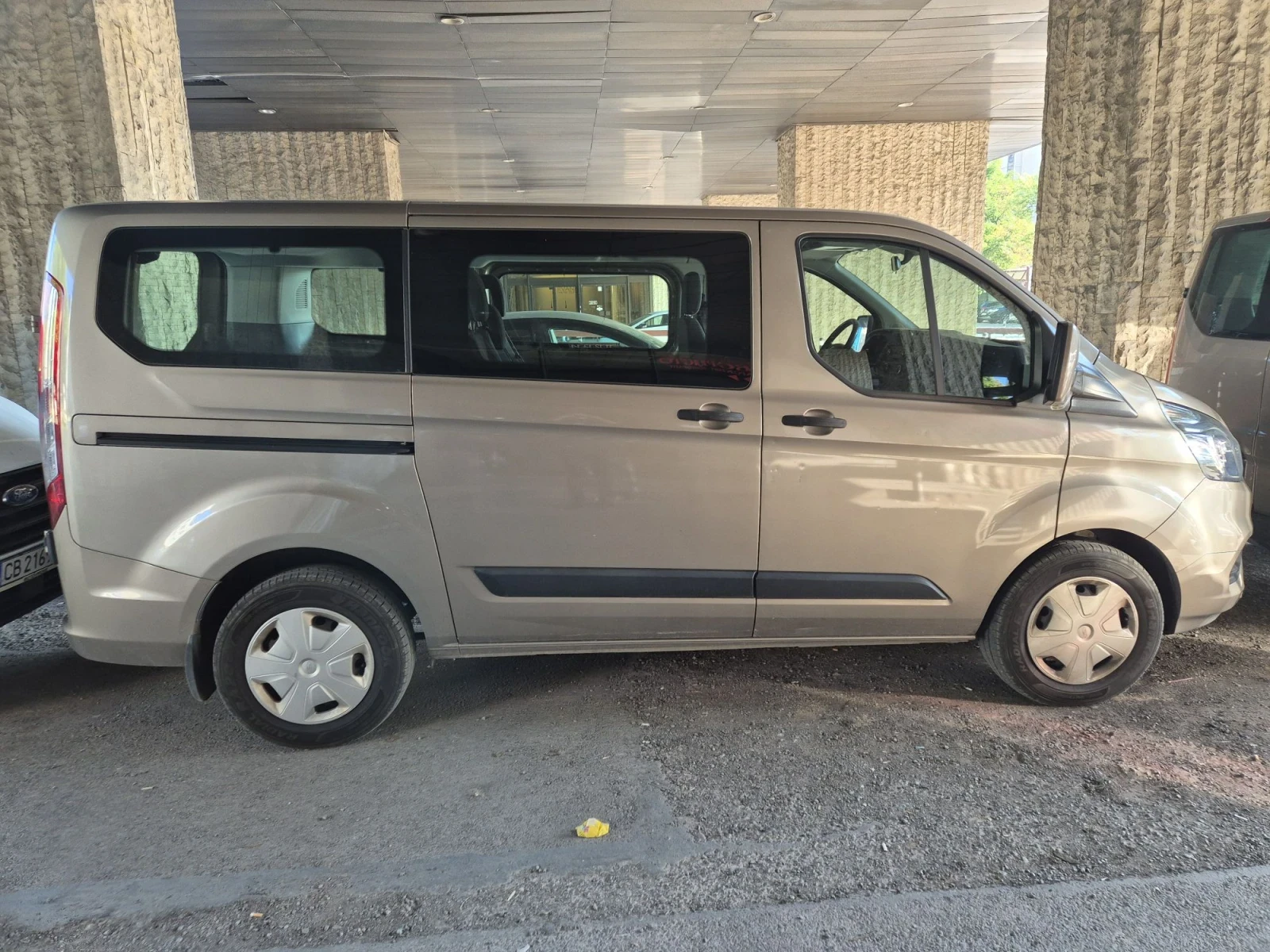Ford Transit Custom 1995 кубика, пътнически, снимка 4 - Бусове и автобуси - 55569552