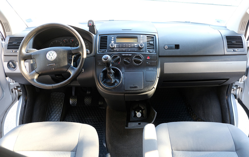 VW Multivan, снимка 3 - Автомобили и джипове - 45700073