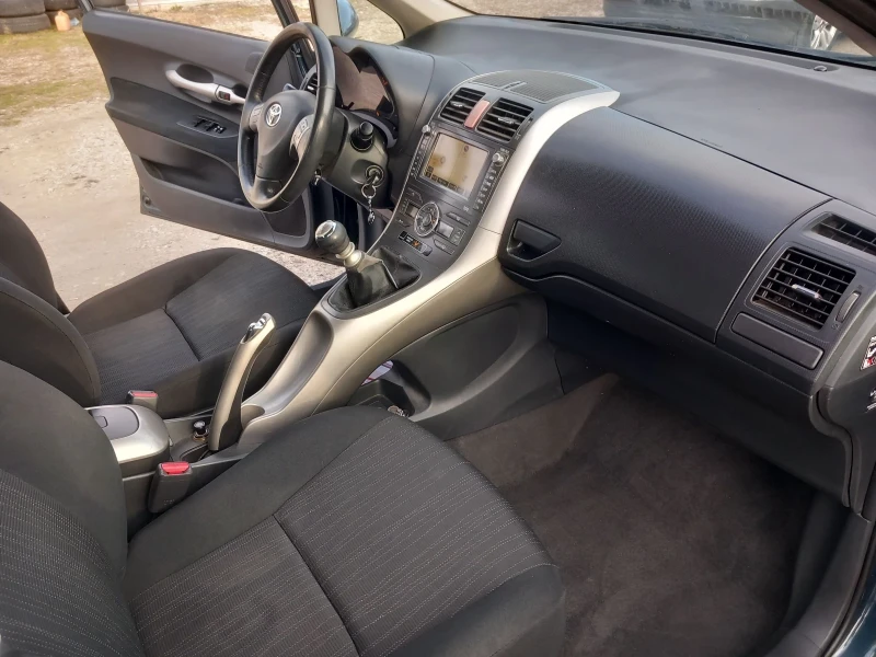 Toyota Auris 2.0 d4d 126 ks 6 sk navi, снимка 9 - Автомобили и джипове - 49291890