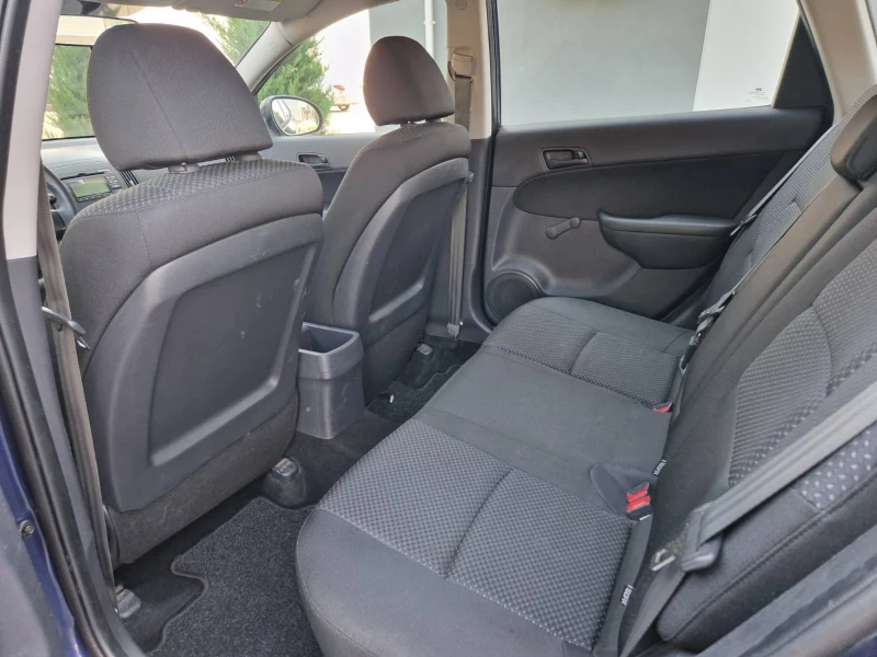 Hyundai I30 1.6 90 к.с., снимка 14 - Автомобили и джипове - 51544782