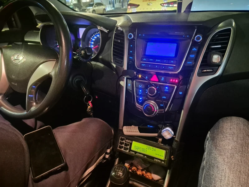 Hyundai I30    Комби, снимка 6 - Автомобили и джипове - 52682579